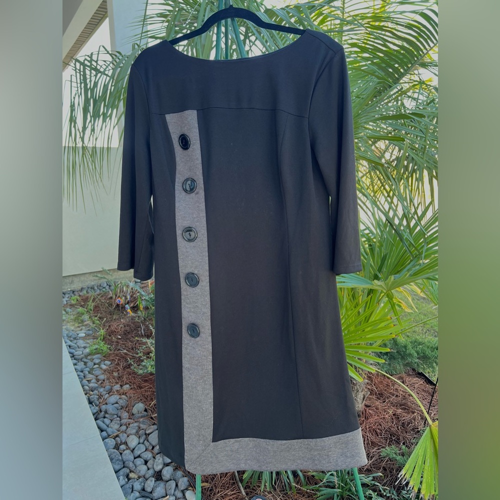 BLACK & GREY DRESS WITH LARGE BLACK ACCENT BUTTONS size 14